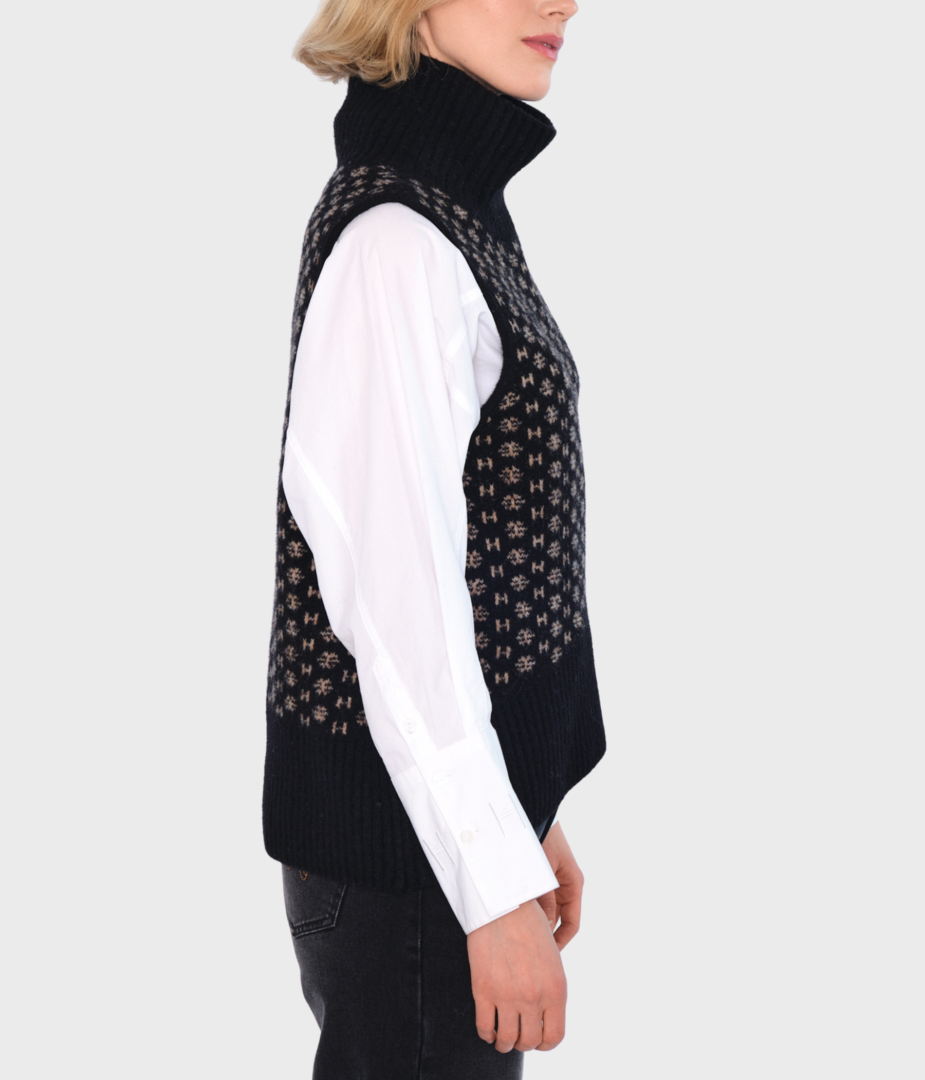 LOGO Vest (9000Jet Black)