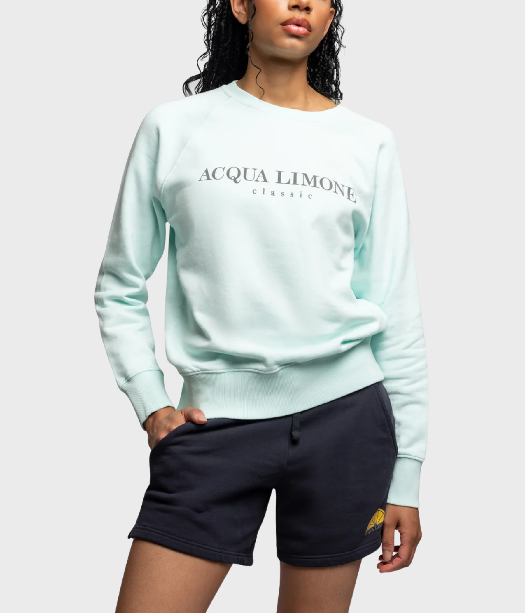 College Classic. (530 Aqua)