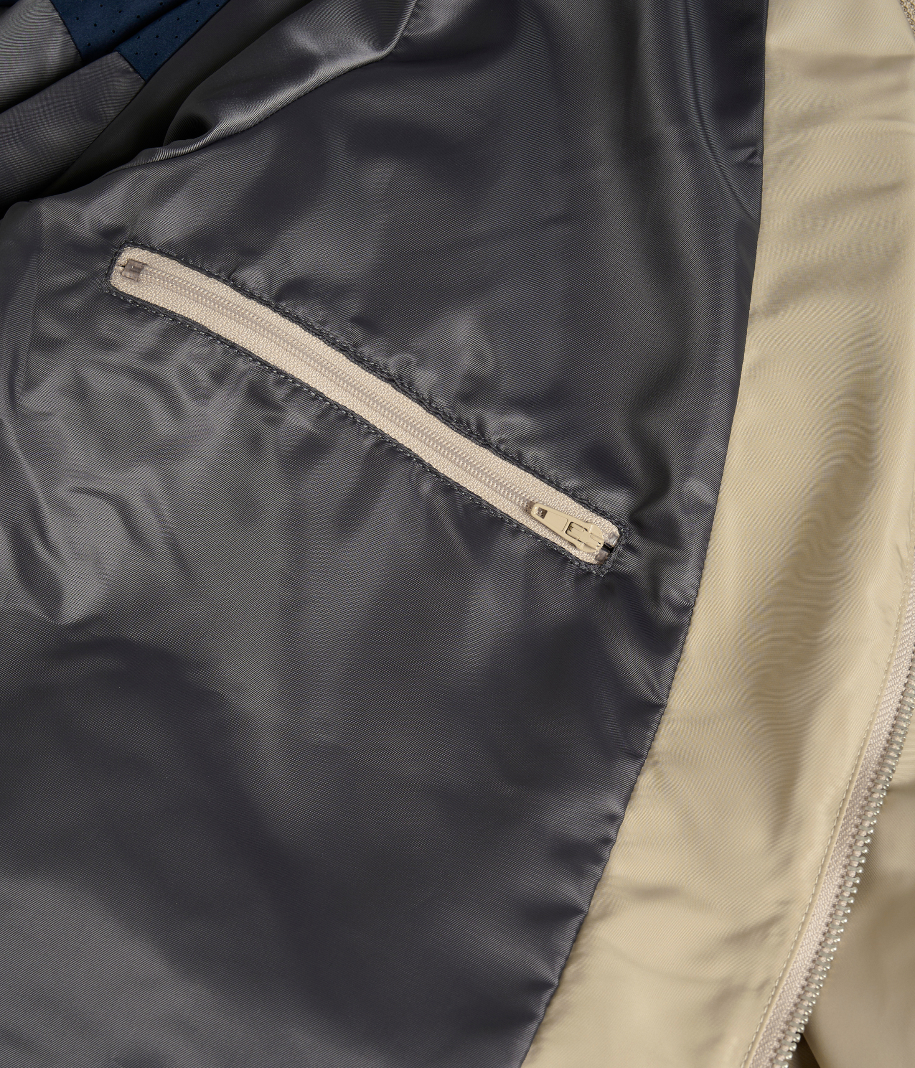 Mahardron N (161105 Plaza Taupe)