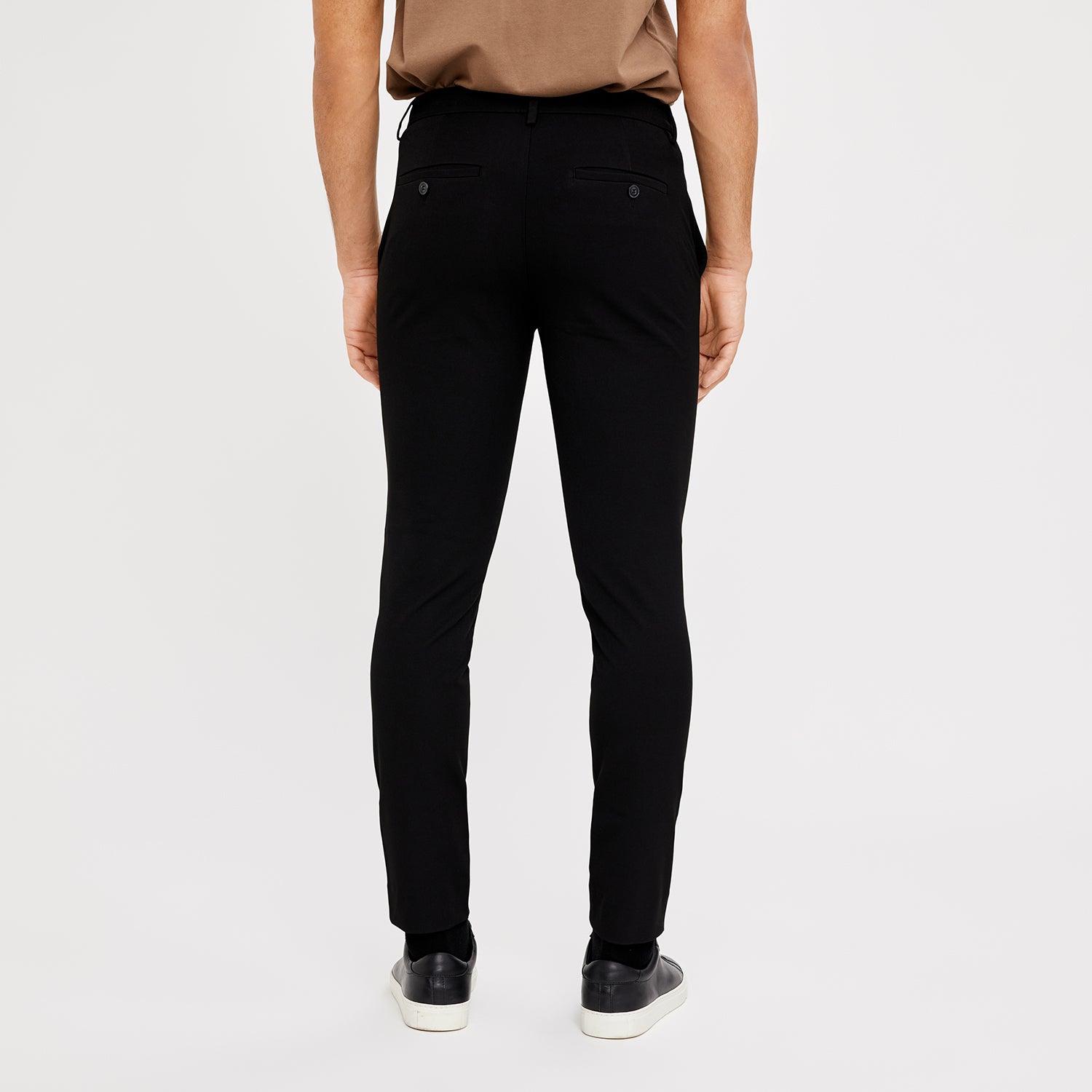 Josh (00101 Black)