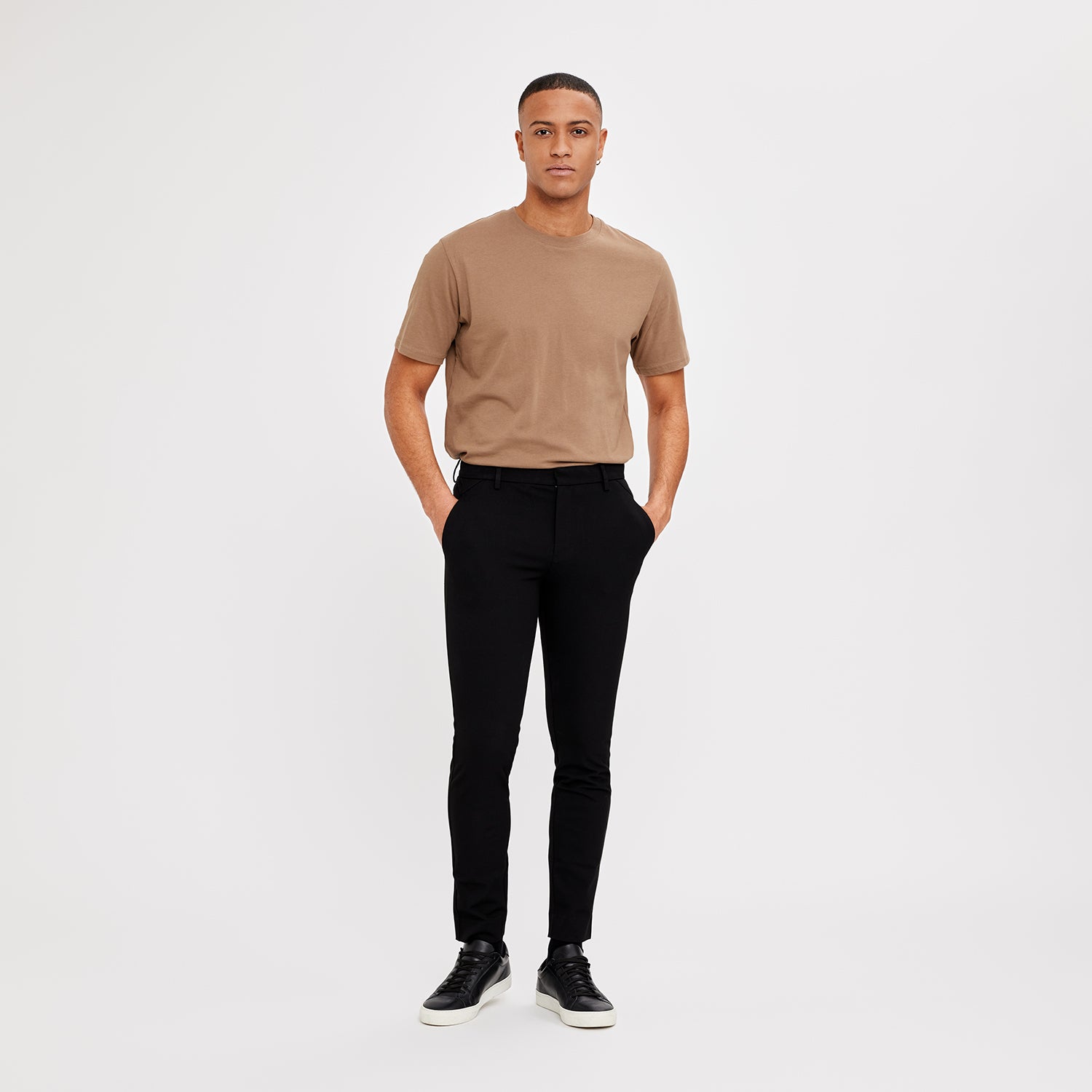 Josh (00101 Black)