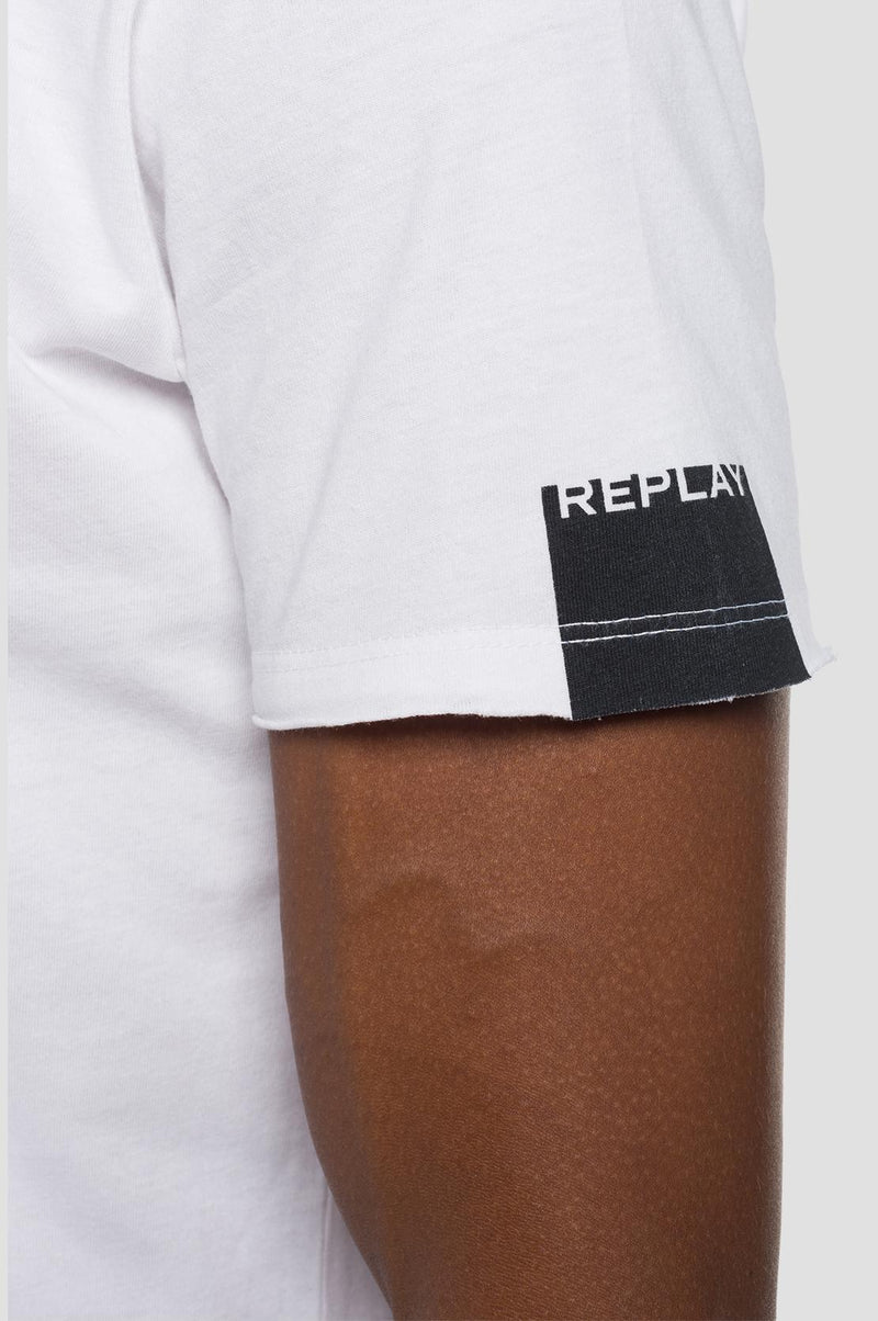 T-Shirt V-Neck (001 white) - D.O Design Only
